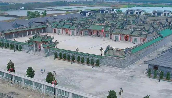 EA落户淮海中路汕头过亿违建豪宅被拆除哈佛演讲女生引发争议K11 ELYS(图5)
